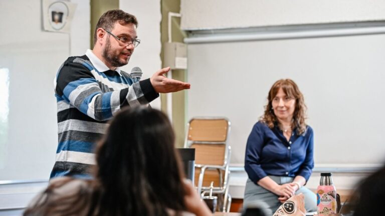 El Defensor del Pueblo advirtió sobre el impacto del juego digital en los jóvenes