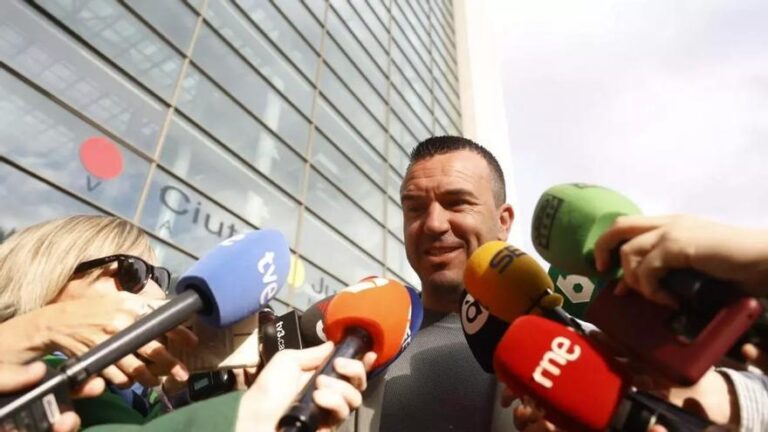 Vicent Mompó sobre Diana Morant: «Es igual tenerla a ella en el Gobierno que a una escoba»