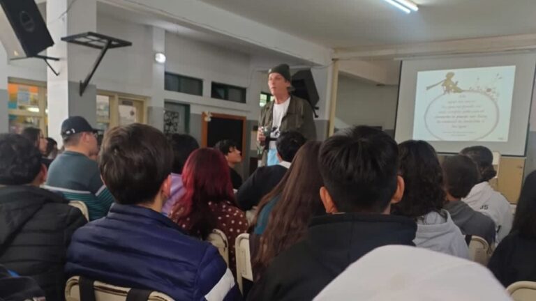 Docentes y estudiantes analizaron la obra Los mancos de espíritu