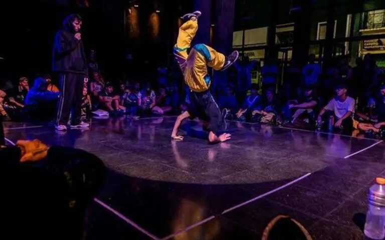 Actividades gratuitas en el Museo Metropolitano de Arte Urbano: música, break y arte lumínico