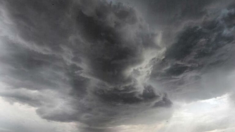 Tormentas severas: alertan por ráfagas fuertes y granizo en Córdoba