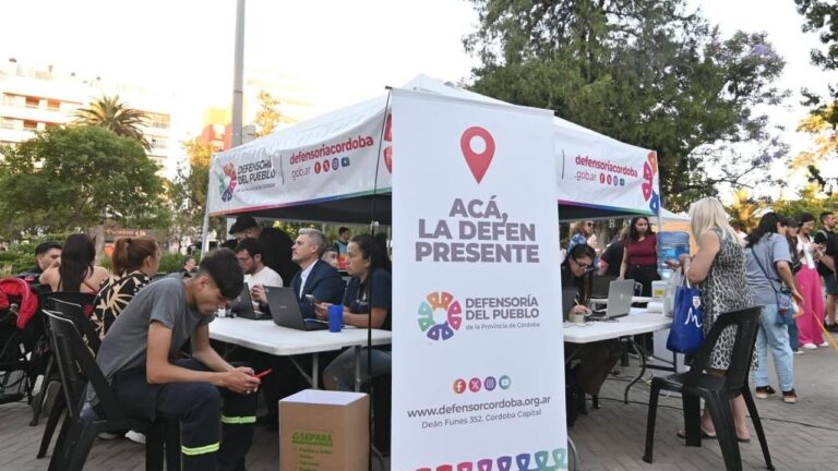Vecinos resolvieron gestiones y dudas en la Noche de los CPC