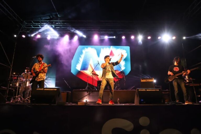 Festival Aplaudamos a las Bandas: horarios, cierre con DesaKTa2 y entrada familiar