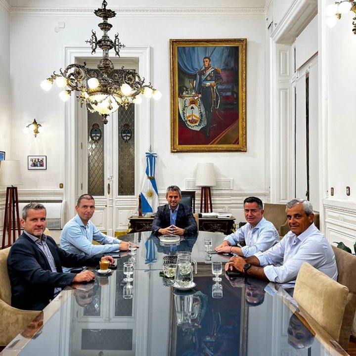 Finalmente, el diputado Luis Picat se unió a La Libertad Avanza