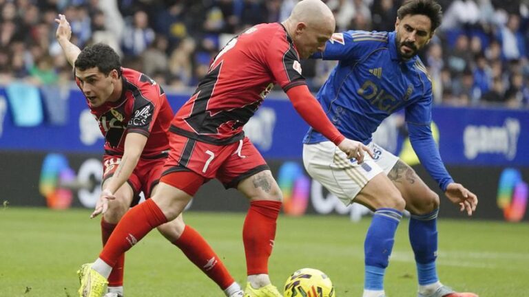 El Rayo desaprovecha un penalti y superioridad numérica ante el Oviedo