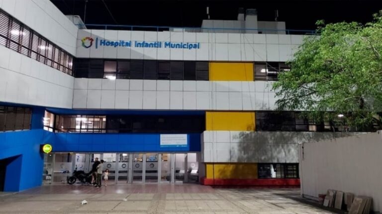 Grave: una bebé llegó al Hospital Infantil con golpes, quemaduras y cocaína