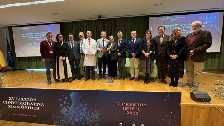 El Imibic reconoce al doctor Carlos Simón y a la compañía AstraZeneca en su 15ª Lección Conmemorativa Maimónides
