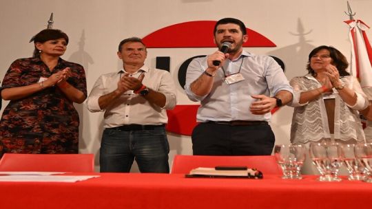 Internas radicales con tonada: el factor Bee Sellares para la intendencia y la legitimidad de De Loredo en provincia