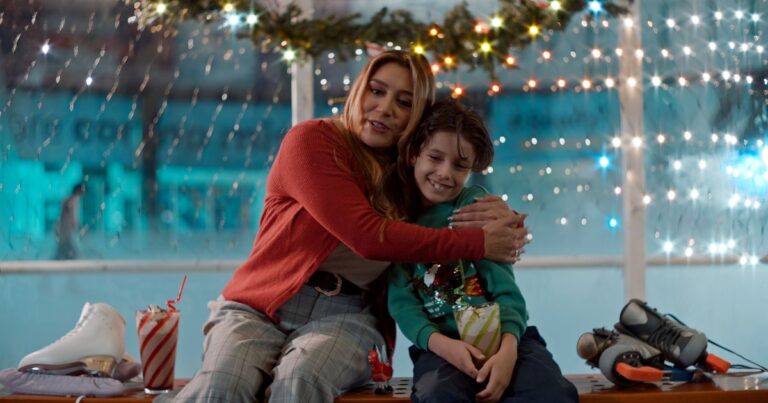 Maratón navideña en el cable: a una semana de las fiestas, un canal le dedica toda su programación a películas sobre arbolitos, deseos y galletas de jengibre