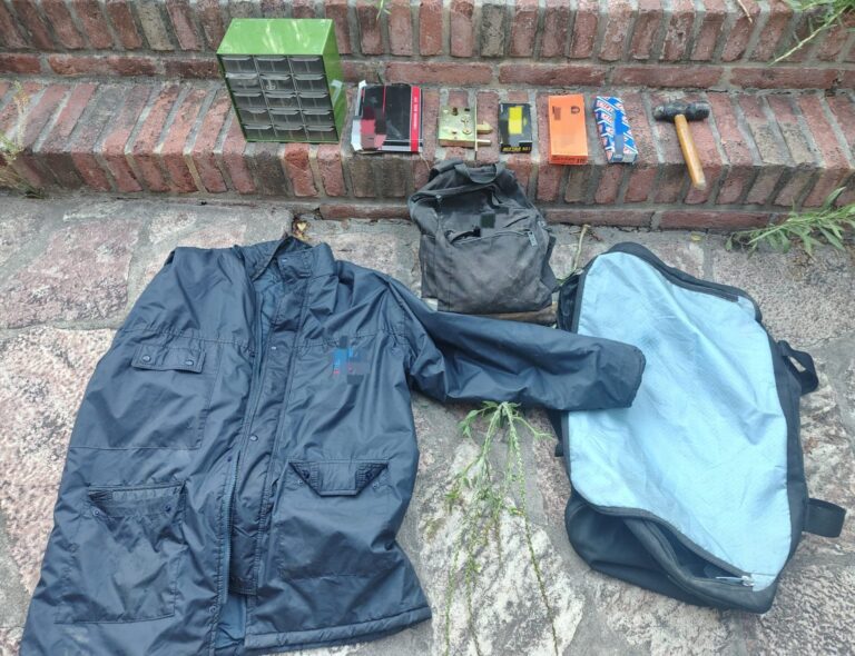 Gracias a la alerta de un vecino, detuvieron a un ladrón mientras robaba una casa en Carlos Paz