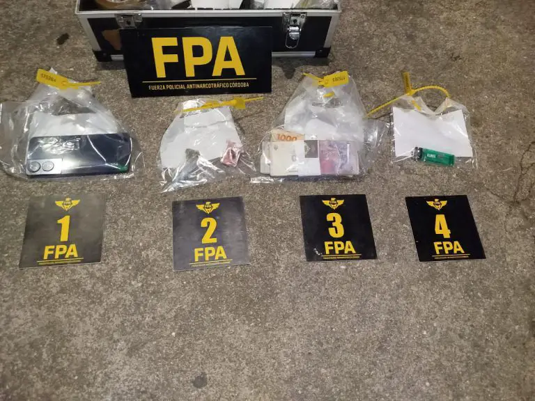 Vendía drogas en una plaza de Cosquín y lo detuvo la FPA