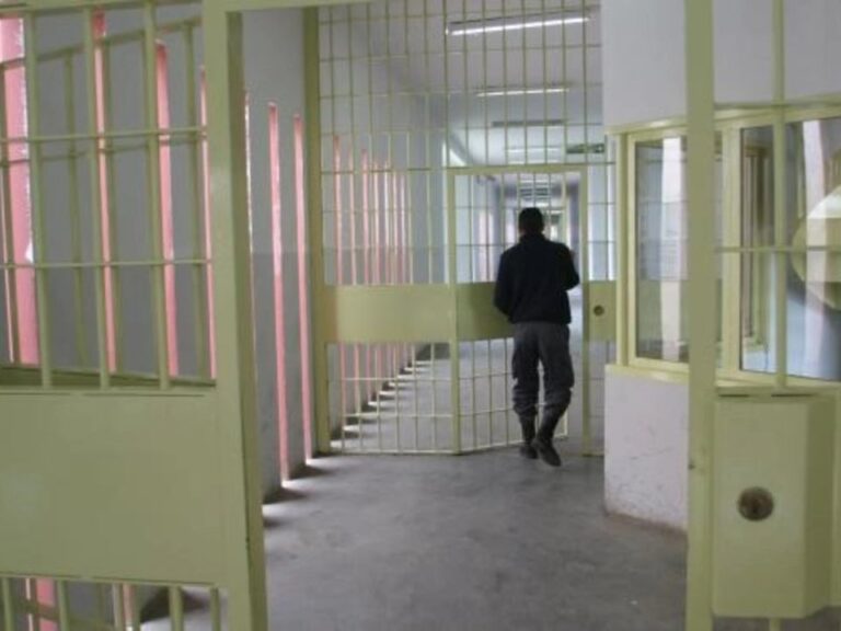 Falleció una reclusa en la cárcel de Bower tras una pelea con otra interna