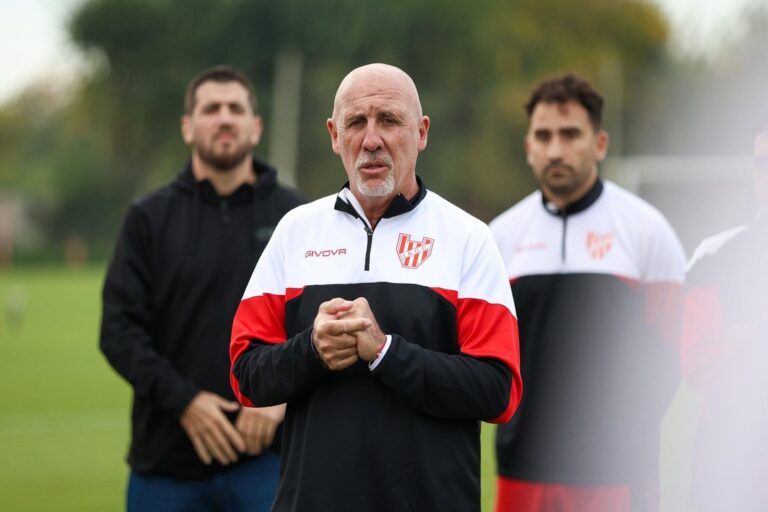 Tras buscar a ex jugadores de la «T» y la «B», Instituto avanza por una figura del interior