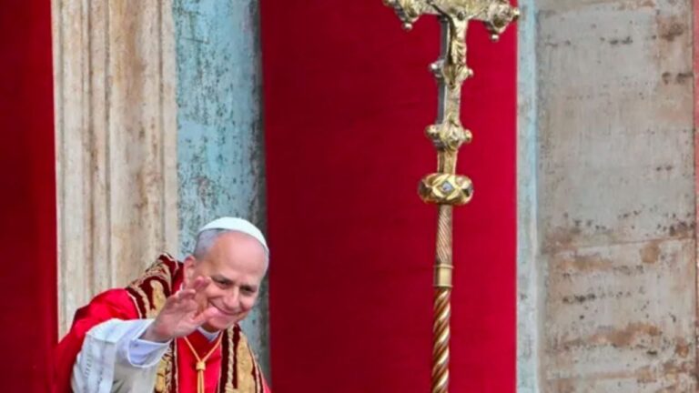 El papa León XIV celebró su primera misa de Navidad ante más de 600 fieles