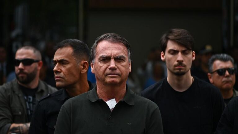 Jair Bolsonaro será sometido a procedimiento médico por crisis de hipo