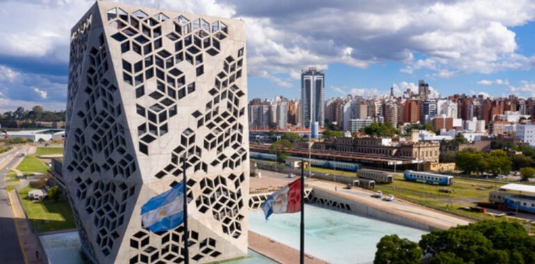 Jubilados provinciales: más de 52 mil cobrarán un adicional de hasta el 82%