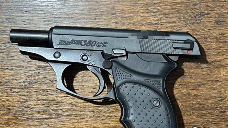 Investigación por amenazas derivó en el secuestro de armas en Córdoba