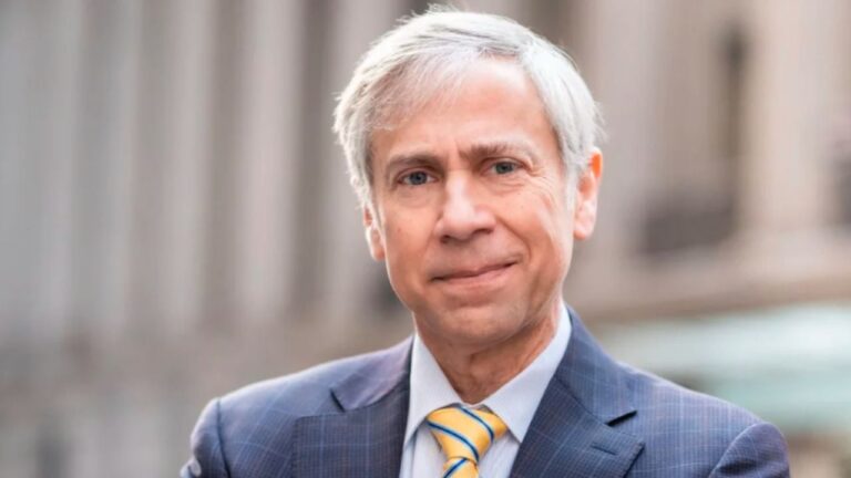 Maduro contrató a Barry Pollack, el abogado que defendió a Julian Assange en Estados Unidos