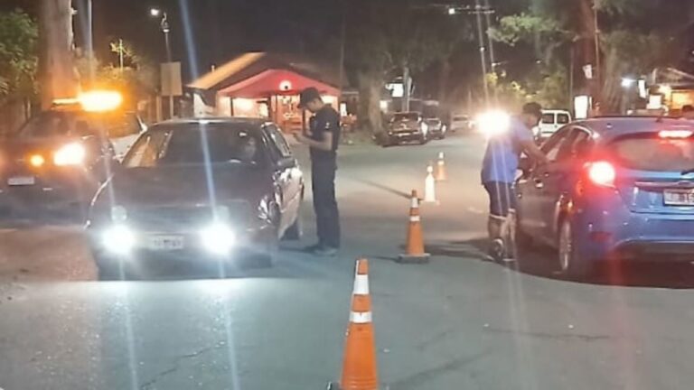 Alcohol, ruidos y motos retenidas en operativos en La Falda