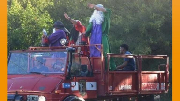 Bomberos Voluntarios acompañaron el recorrido de los Reyes Magos en La Cumbre
