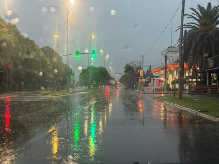 Alerta naranja y probabilidad de granizo: Hasta cuándo sigue la lluvia en Córdoba?