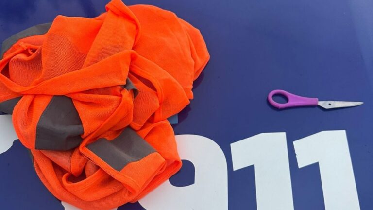 Naranjitas y forcejeo durante un operativo en Villa Allende