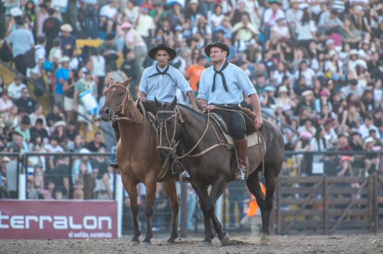 Se fue la segunda! Resumen de la segunda noche del Campeonato de Jineteada en Los 60 del Festi