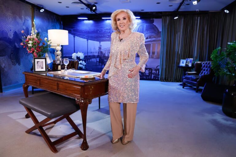 Mirta Legrand inauguró la temporada en Mar del Plata a los 98 años: brillo, música y emoción en el Hotel Costa Galana