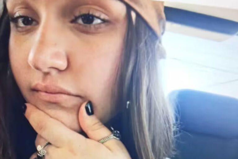 Buscan a una adolescente en Córdoba: falta de su hogar desde el domingo