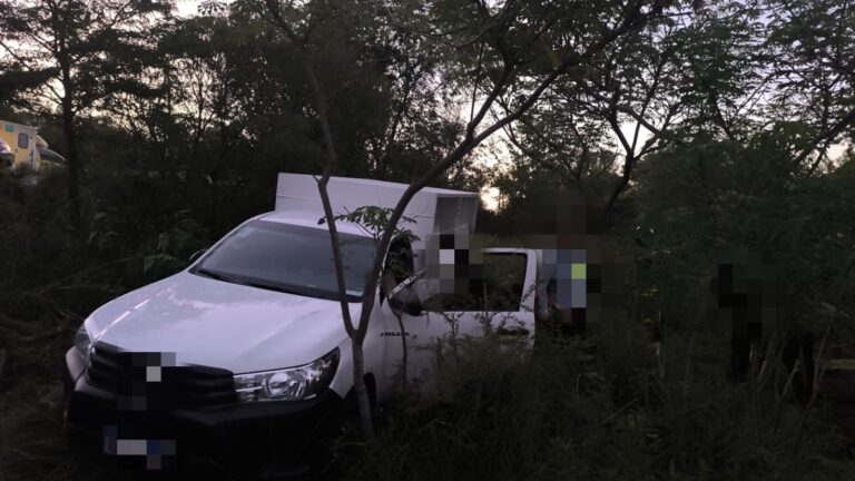 La Falda: Perdieron el control de su camioneta y cayeron a un barranco