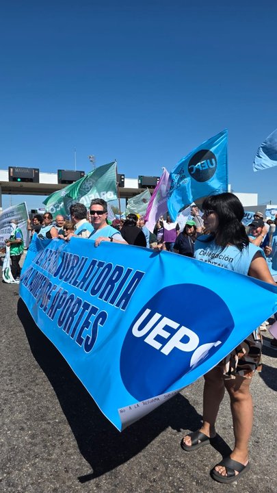 Protesta sorpresa de la UEPC en el peaje a Carlos Paz: hay demoras