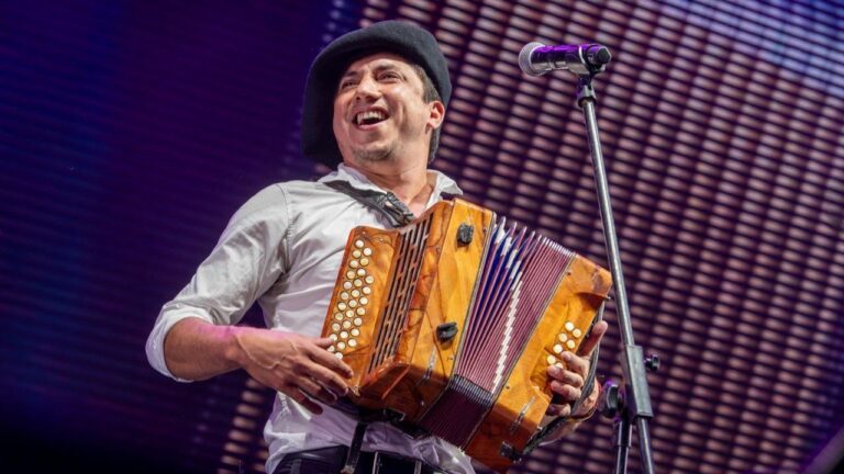 Piko Frank llevó el impenetrable chaqueño al Festival de Jesús María y preparó la madrugada