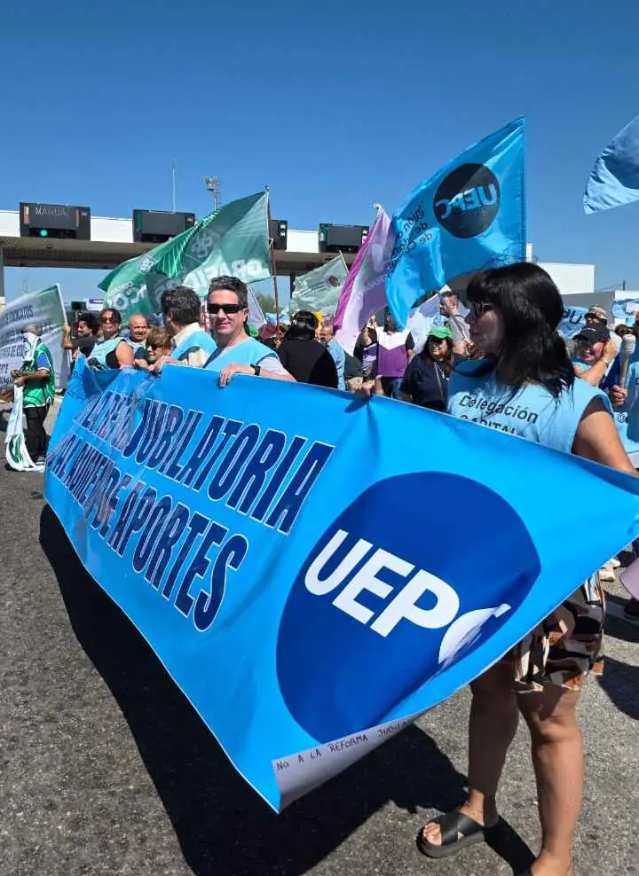 Protesta y demoras en el peaje Córdoba-Carlos Paz: gremios reclaman contra la nueva Ley de Equidad Jubilatoria de Córdoba