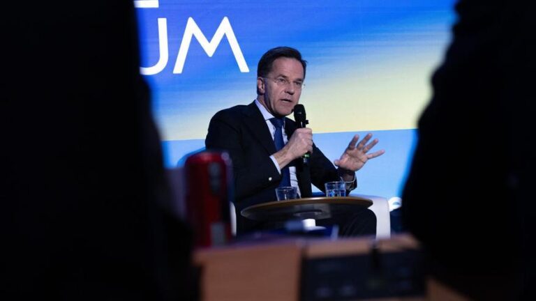 Rutte dice que no comenta «conversaciones entre aliados» a pesar de las amenazas de Trump de invadir Groenlandia
