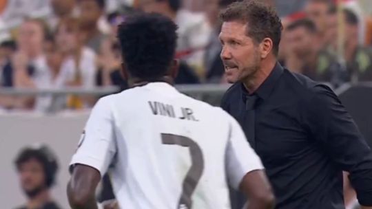 El Cholo Simeone le pidió disculpas a Vinícius Júnior y a Florentino Pérez tras el cruce en la Supercopa