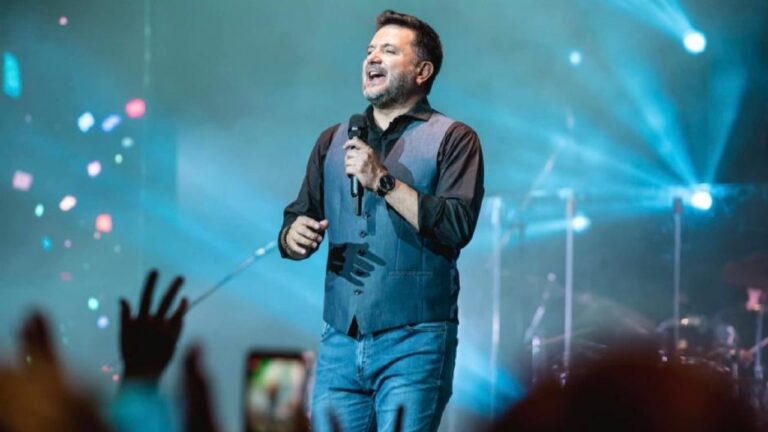 El sábado en Jesús María: Jorge Rojas, Ahyre, Cazzu y Ulises Bueno en escena