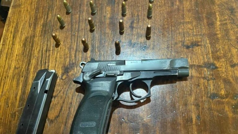 Incautaron un arma y drogas en un micro de hinchas que viajaba a Uruguay