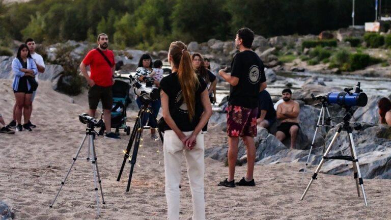 Mayu Sumaj vivió una nueva noche de astroturismo a orillas del río