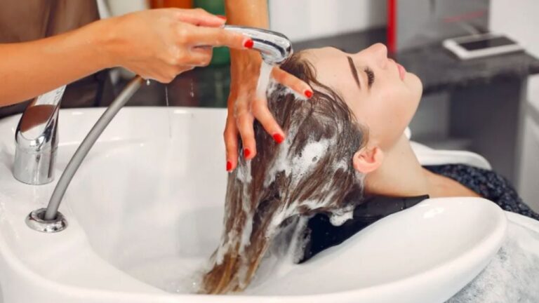 La ANMAT prohibió la venta de una crema de enjuague en todo el país