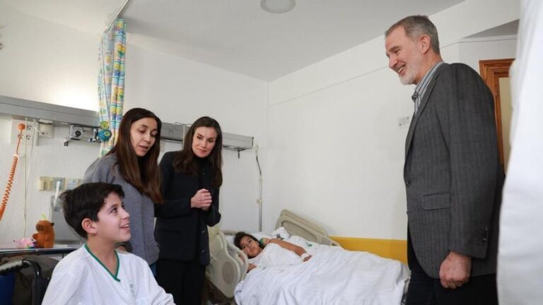 Tercer día tras la tragedia ferroviaria de Adamuz: 42 fallecidos, avanza la investigación y los Reyes visitan Córdoba