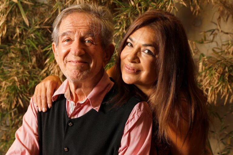 Pablo Alarcón y Claribel Medina se reencuentran en escena con Es complicado