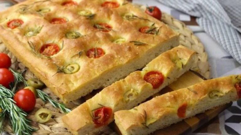 Focaccia italiana: el pan perfecto para acompañar tus comidas