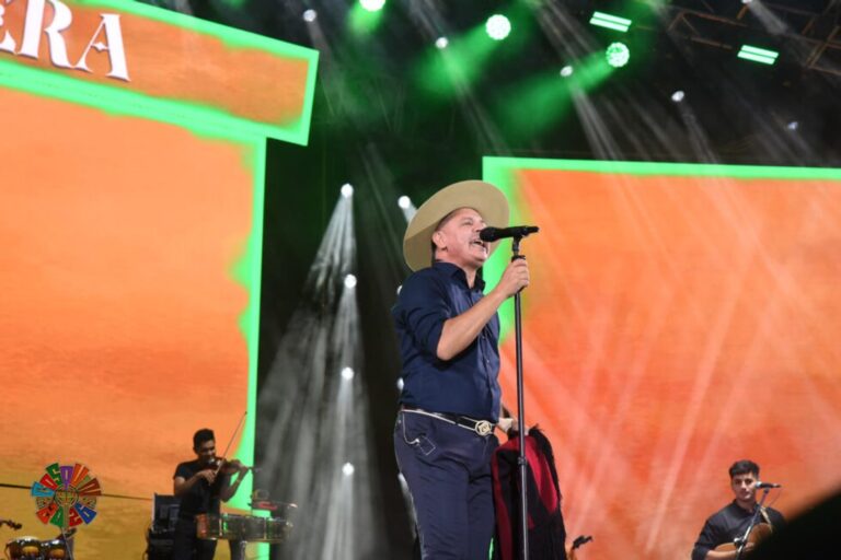 Christian Herrera encendió el inicio del Festival de Cosquín