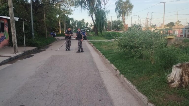 Misterio en Córdoba: encontraron un cuerpo en el canal maestro de barrio Alejandro Carbó