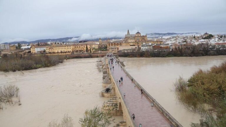 El Guadalquivir, en umbral naranja