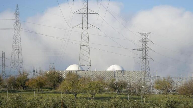 Expertos ven un debate inexistente entre nuclear y renovables en el informe que defiende el cierre de Almaraz