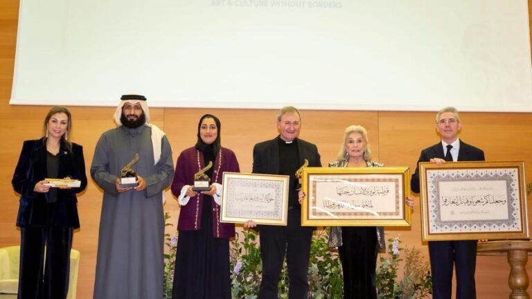 El Cabildo Catedral recibe el reconocimiento de la Fundación ACWB por su labor en favor de la convivencia y la conservación de la Mezquita