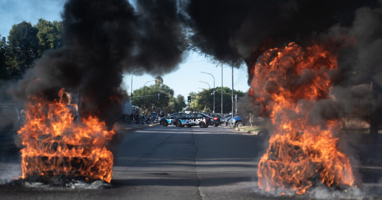 Protesta policial en Santa Fe: las causas de una rebelión anunciada y hasta donde llegarían las sanciones
