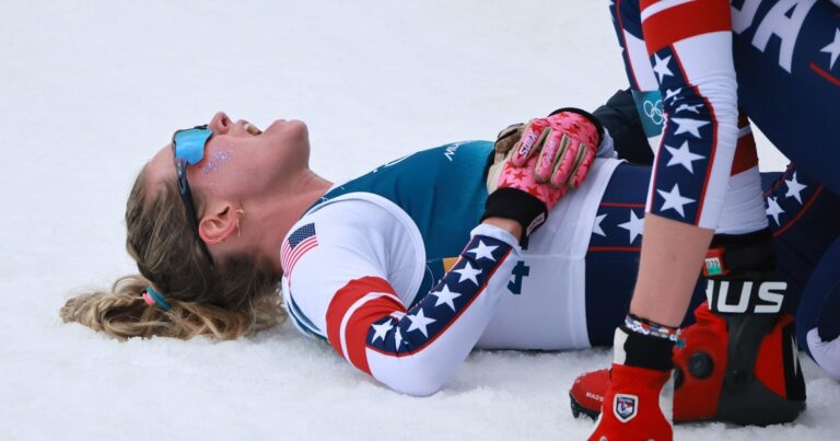 La esquiadora que ganó una medalla en los Juegos Olímpicos de Invierno con una lesión en las costillas