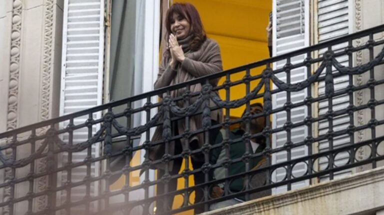 Tobillera y visitas: Casación ordenó mantener las restricciones a Cristina Fernández